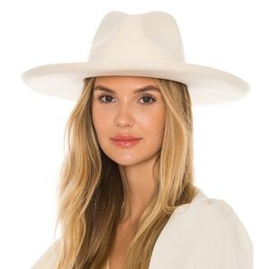 Lack of color melodic fedora in Ivory NWT